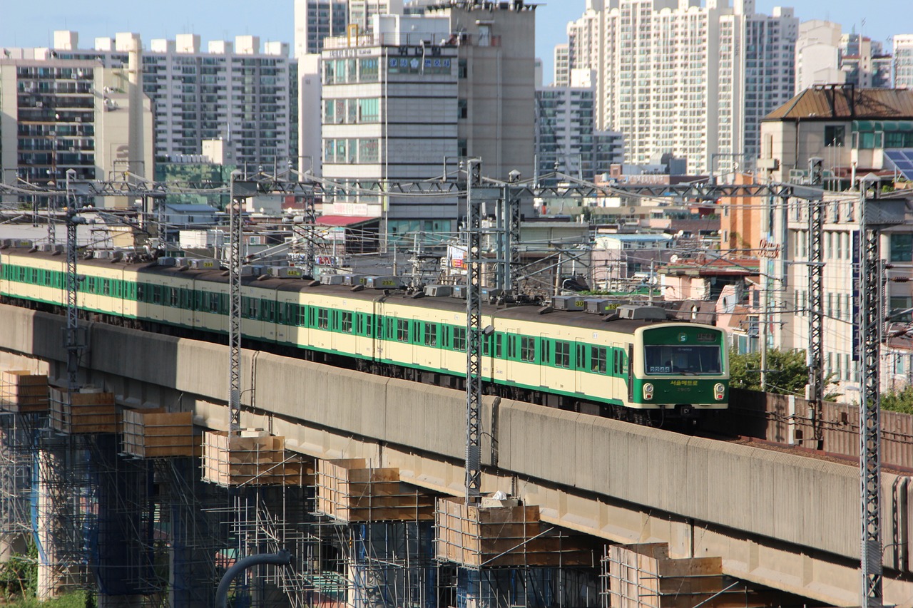 超百城住房以旧换新，推动城市更新与居民生活改善